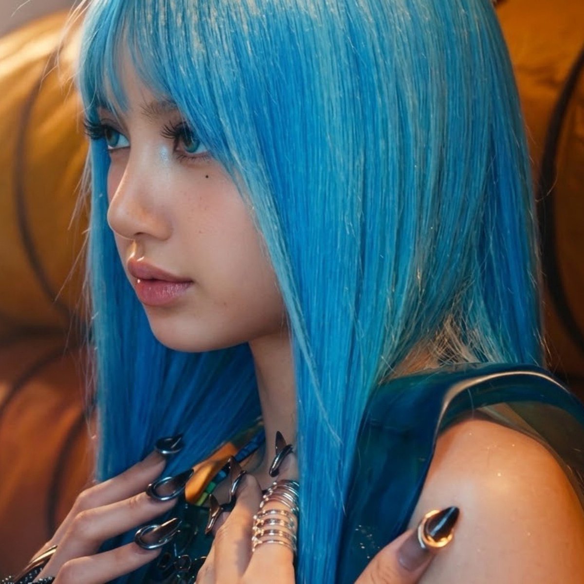 alexrubymx's tweet photo. es como si usará un Coldplay de miku https://t.co/2MQhYZqIpP