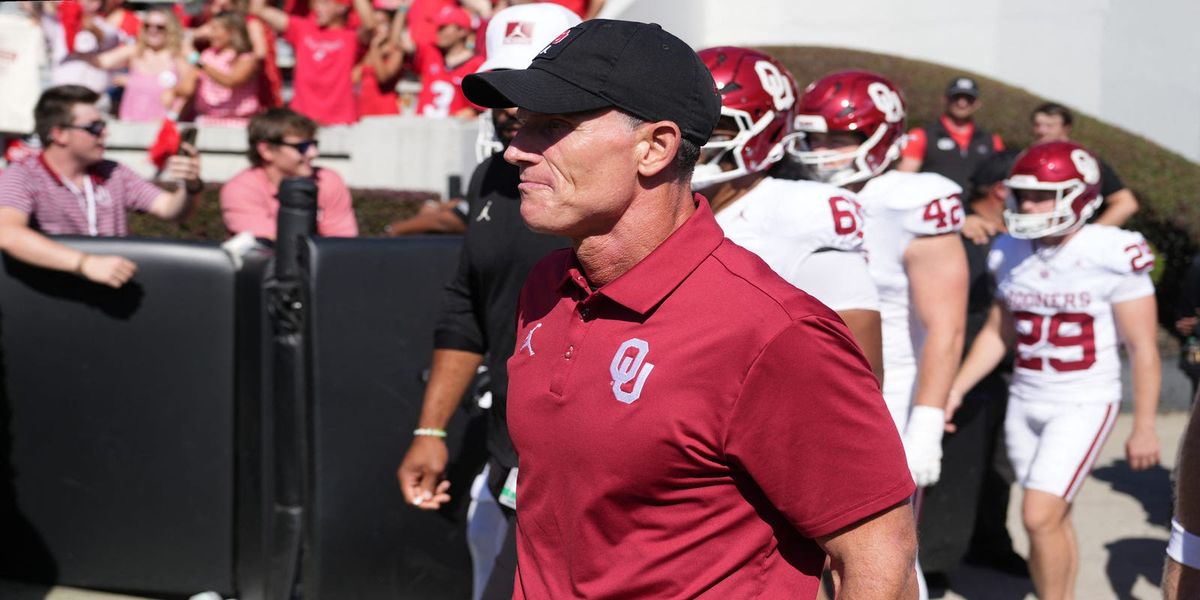 SoonersWire's tweet photo. Brent Venables reacts to Oklahoma's dominating loss to Georgia
๐ธ Dale Zanine, IMAGN IMAGES via Reuters Connect https://t.co/CJXjBE8qYg https://t.co/BTuTvm3ugx