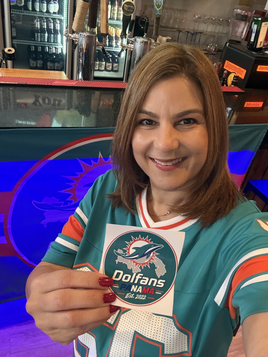 molakarla's tweet photo. Parece que nos estamos acoplando. Hay que ser pacientes, si no, no se puede ser un @MiamiDolphins fan!
Hoy vimos el game con nuestra comunidad de #Dolfans y con transmisión en vivo de @deportes_rpc
Gracias a @luigimacrini nuestro presidente por la organización.
#FINSUP https://t.co/O3BSRr69cR
