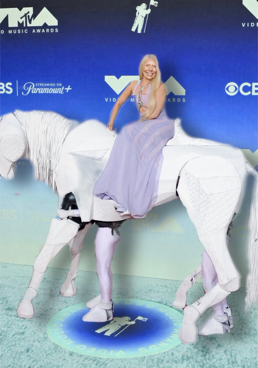 JoniCrave's tweet photo. Despite having ZERO nominations or need to be there, Joni Mitchell has arrived to the #VMAS on top of a white horse… https://t.co/ggPIGxkDa0