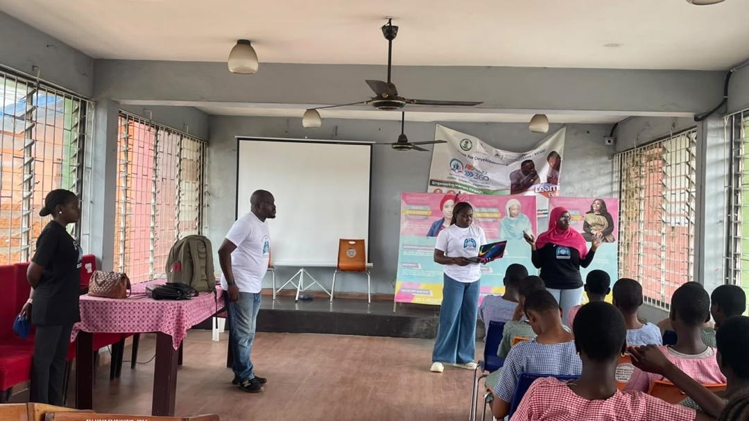 gacoglobal's tweet photo. Another first for GACO!
Our SW Nigeria team brought asthma & COPD education to a girls’ correctional facility, reaching ~20 young people.
We meet people where they are.
#GACO #LungHealth #Nigeria #CommunityOutreach https://t.co/C8RJ1p9OCl
