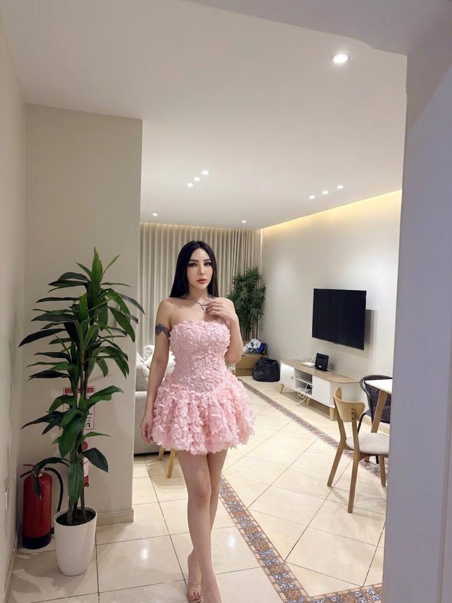 vloezi's tweet photo. #ladyboy_jeddah
#jeddah_ladyboy
#ladyboy_both_in_jeddah https://t.co/7URdGdJk9u