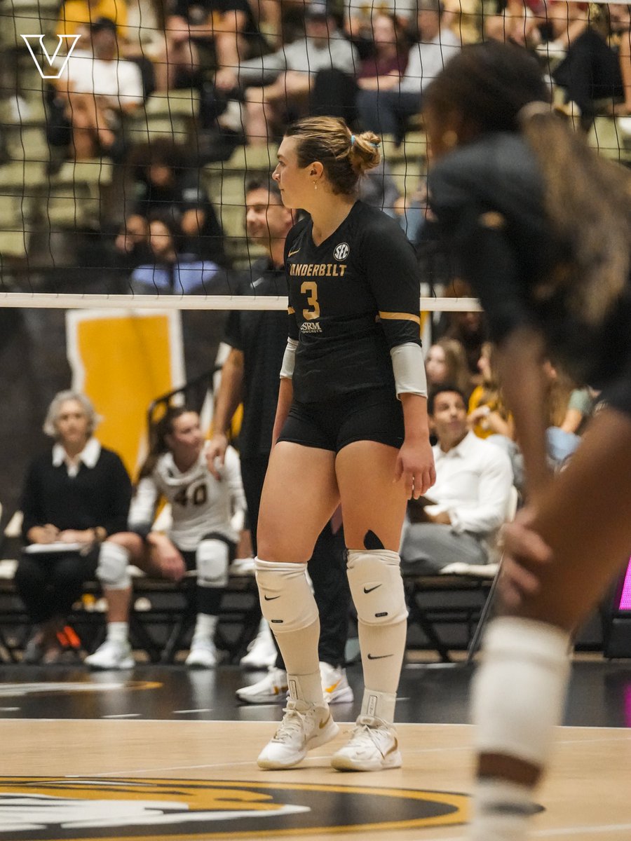 VandyVolleyball's tweet photo. πΈπ
#SetTheStandard | #AnchorDown https://t.co/9xNqPC5twT