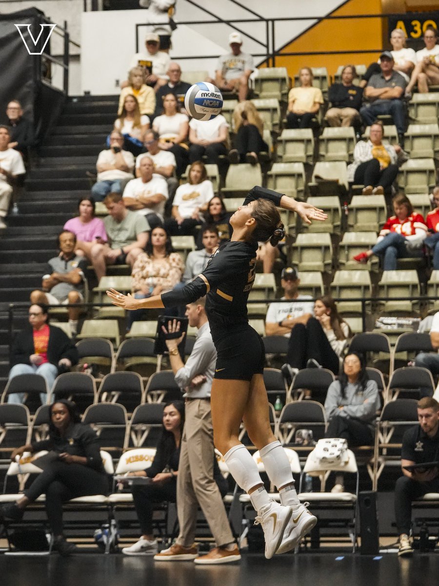 VandyVolleyball's tweet photo. πΈπ
#SetTheStandard | #AnchorDown https://t.co/9xNqPC5twT
