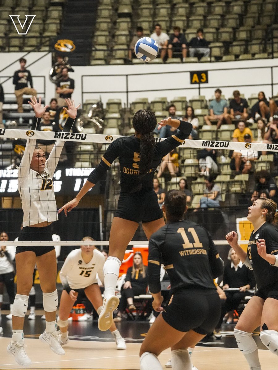 VandyVolleyball's tweet photo. πΈπ
#SetTheStandard | #AnchorDown https://t.co/9xNqPC5twT