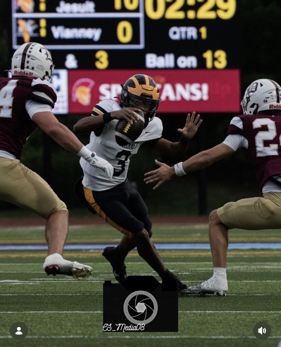 H3_FutrellJr's tweet photo. Game against a good team De Smet high school. Just working💪🏾
Passing yards 244
Passing touchdowns 3
QB1 Da Cheat Code
C/O 2030
#tyy
@CoachADavis15 @sixstarfootball @6starfootballMO @PrepRedzoneMO  @nielstopczynski @AllenTrieu @CoachStarkey20 @CoachReedLive @JPRockMO @espn https://t.co/ScPU5cwGPe
