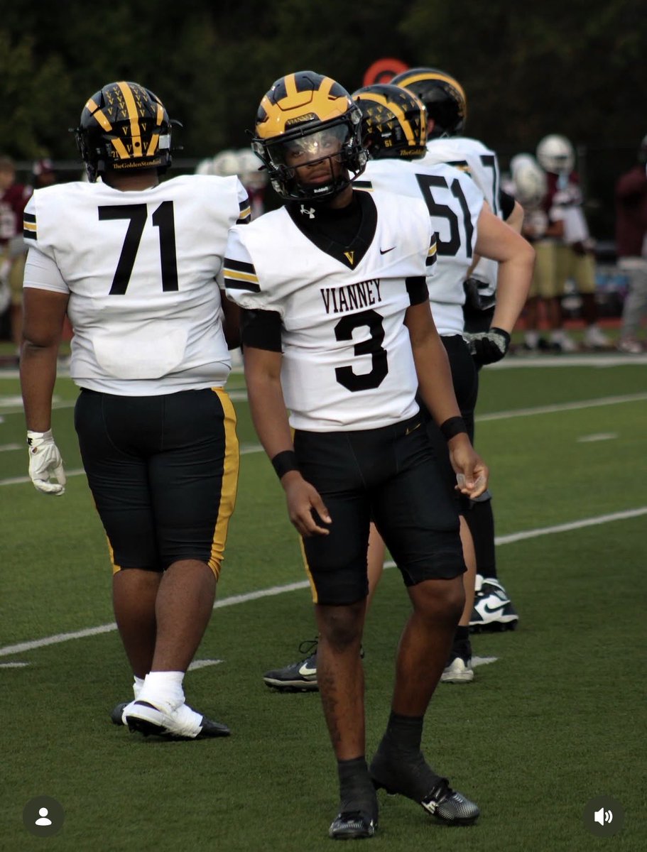 H3_FutrellJr's tweet photo. Game against a good team De Smet high school. Just working💪🏾
Passing yards 244
Passing touchdowns 3
QB1 Da Cheat Code
C/O 2030
#tyy
@CoachADavis15 @sixstarfootball @6starfootballMO @PrepRedzoneMO  @nielstopczynski @AllenTrieu @CoachStarkey20 @CoachReedLive @JPRockMO @espn https://t.co/ScPU5cwGPe