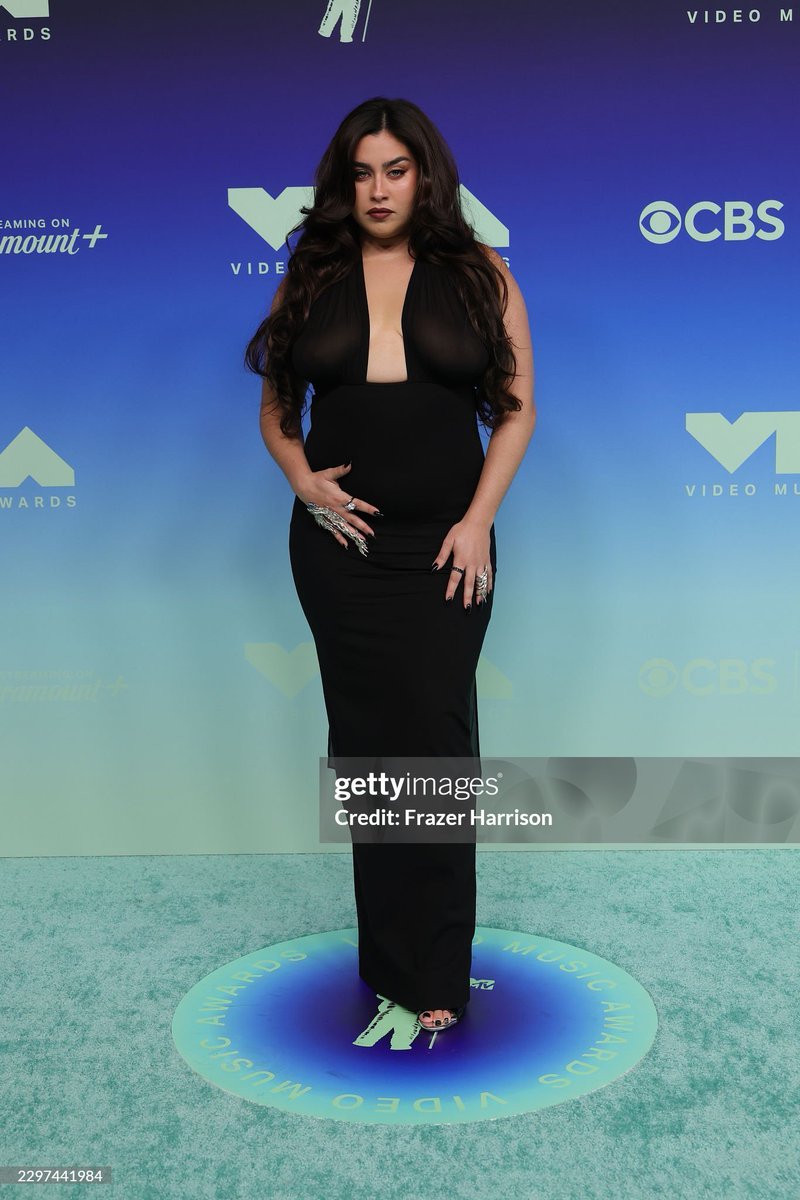 5HBrasil's tweet photo. MEU DEUS🚨

Lauren Jauregui acaba de passar no Red Carpet do #VMA https://t.co/6f82RITN0G