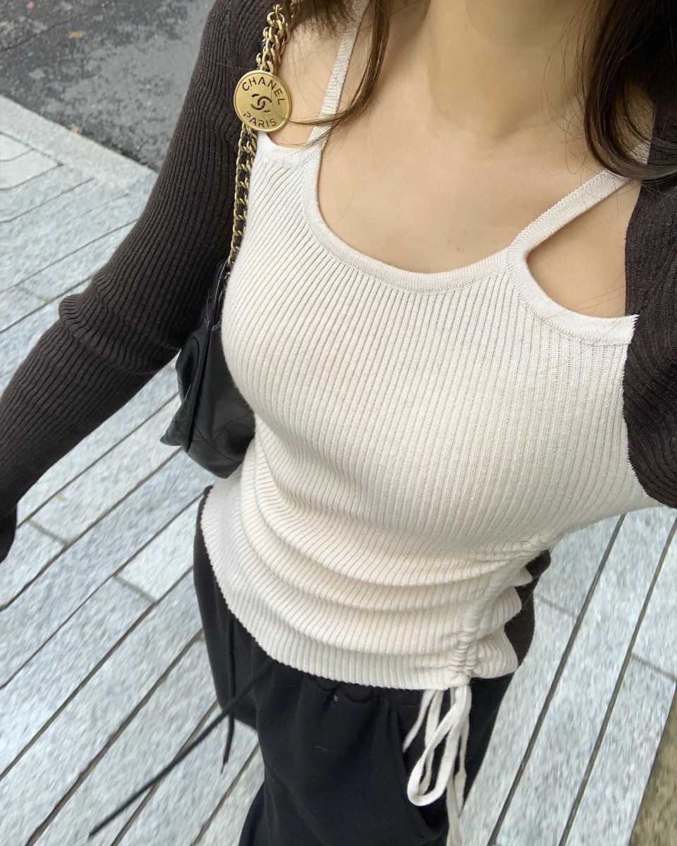 isa08isa's tweet photo. なんとなく物思いにふけってしまう、そんな秋の夜長。今日も一日お疲れ様！ 😂
tQFWx https://t.co/Dg0AazIS94