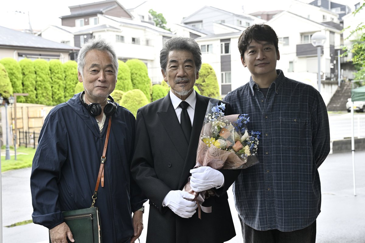 drama_wowow's tweet photo. ✛連続ドラマＷ　東野圭吾「#虚ろな十字架」✛
全話ご視聴ありがとうございました！

#香取慎吾 さん＆#赤楚衛二 さんのツーショットや
宇崎竜童さん、花瀬琴音さん、山中崇さんの
クランクアップショットをお届け📸

WOWOWオンデマンドで
全話イッキ見で今からでも楽しめる！
https://t.co/xoZlqaIxSx https://t.co/oRDU4GlIMM