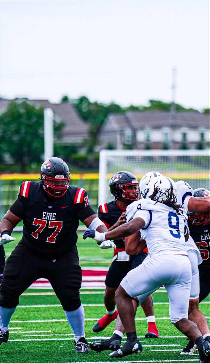 DopwellKevin's tweet photo. Weeks 1-5 film.

6’6 375lb. Smart, physical, and dominate offensive lineman.
@ubring @coach_evans_ecc @WR_COACH_O @CoachKennedyECC @CoachMyers24 @LIBLITZ @LIBasketball23 @JUCOInsiderRep @JUCOFFrenzy @ErieCCAthletics @CoachEricDixon @sixstarsportss 

#attack https://t.co/iKDAnqJgTC