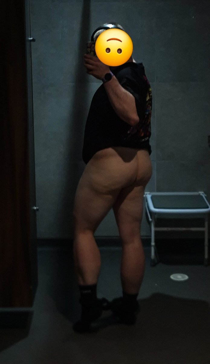ennuirises's tweet photo. leg days are really paying off ☺️ https://t.co/H3KvYtUFPs