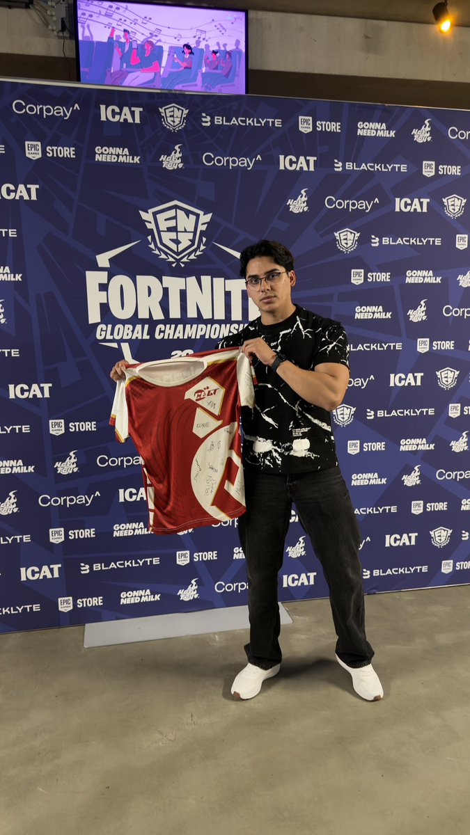 AlfredoRangel_'s tweet photo. 🏆 SORTEO ESPECIAL MUNDIAL 🇧🇪 
De la mano de @EsportsCelt vamos a estar realizando un sorteo de una playera firmada por los PROS, requisitos:
• Dar like y RT a este post
→ Seguir a @EsportsCelt 
• Mencionar a un amigo

La enviaremos a cualquier parte del mundo 🌍 https://t.co/8J39UhV6uZ