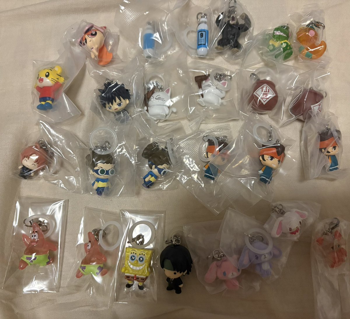 sou_mov's tweet photo. 交換 めじるしアクセサリー シュガーバニーズ めじるしチャーム ちいかわ ハンターハンター 銀魂 キティ サンリオ ぴちぴちピッチ イナズマイレブン カップケーキチャーム
パワパフ ドラゴンボール しまじろう がんこちゃん スポンジボブ ふわスノ 呪術廻戦

譲→1~2枚目

求→斉木楠雄めじるし https://t.co/6YwGj1dnYd