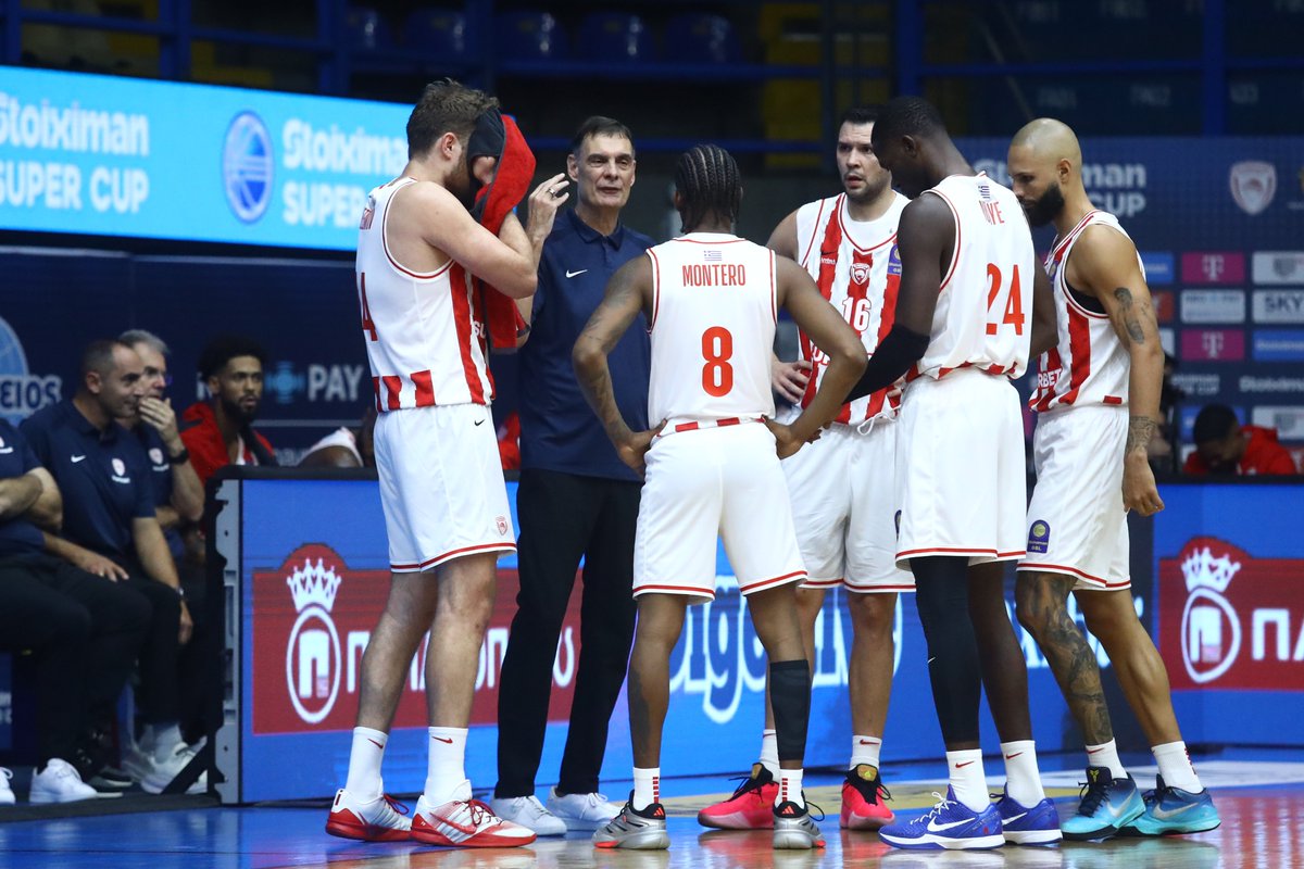 Olympiacos_BC's tweet photo. Super Cup Winners 🏆📸

#OlympiacosBC #WeAreOlympiacos #TogetherWeFight https://t.co/N6EVbhCn2I