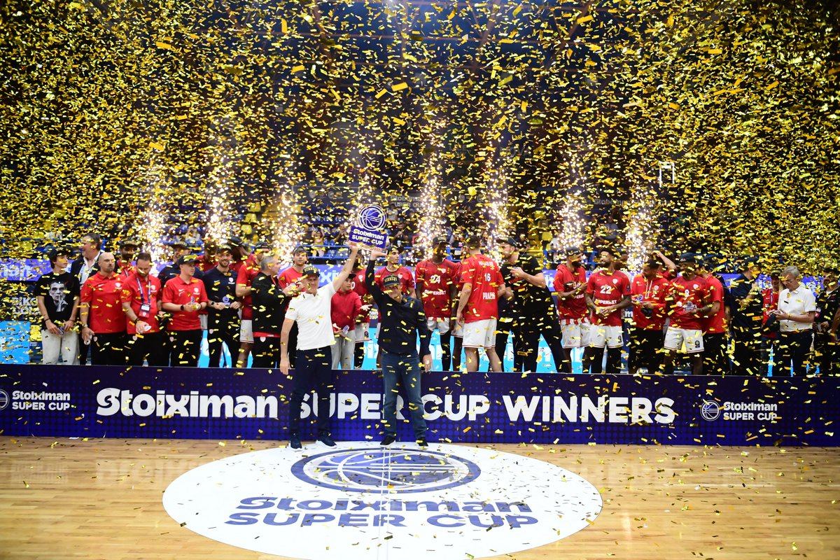 Olympiacos_BC's tweet photo. Super Cup Winners 🏆📸

#OlympiacosBC #WeAreOlympiacos #TogetherWeFight https://t.co/N6EVbhCn2I