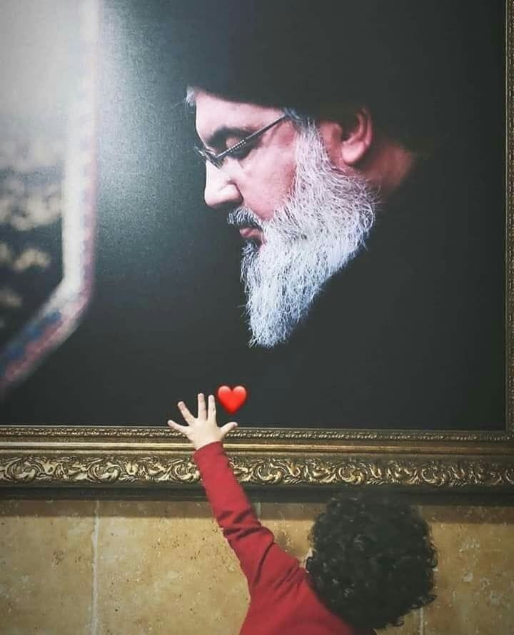 HKasea34654's tweet photo. في كل بيت عراقي شريف، صورة معلقة ودمعة وفاء وعهد صادق. لم يكن مجرد زعيم سياسي، بل كان روحاً تسري في ضمير كل إنسان حارب الظلم ورفض الخضوع للاستكبار.
#ذكرى_شهادة_سيد_المقاومة
#سيد_الجنوب https://t.co/P79JhiCz2d