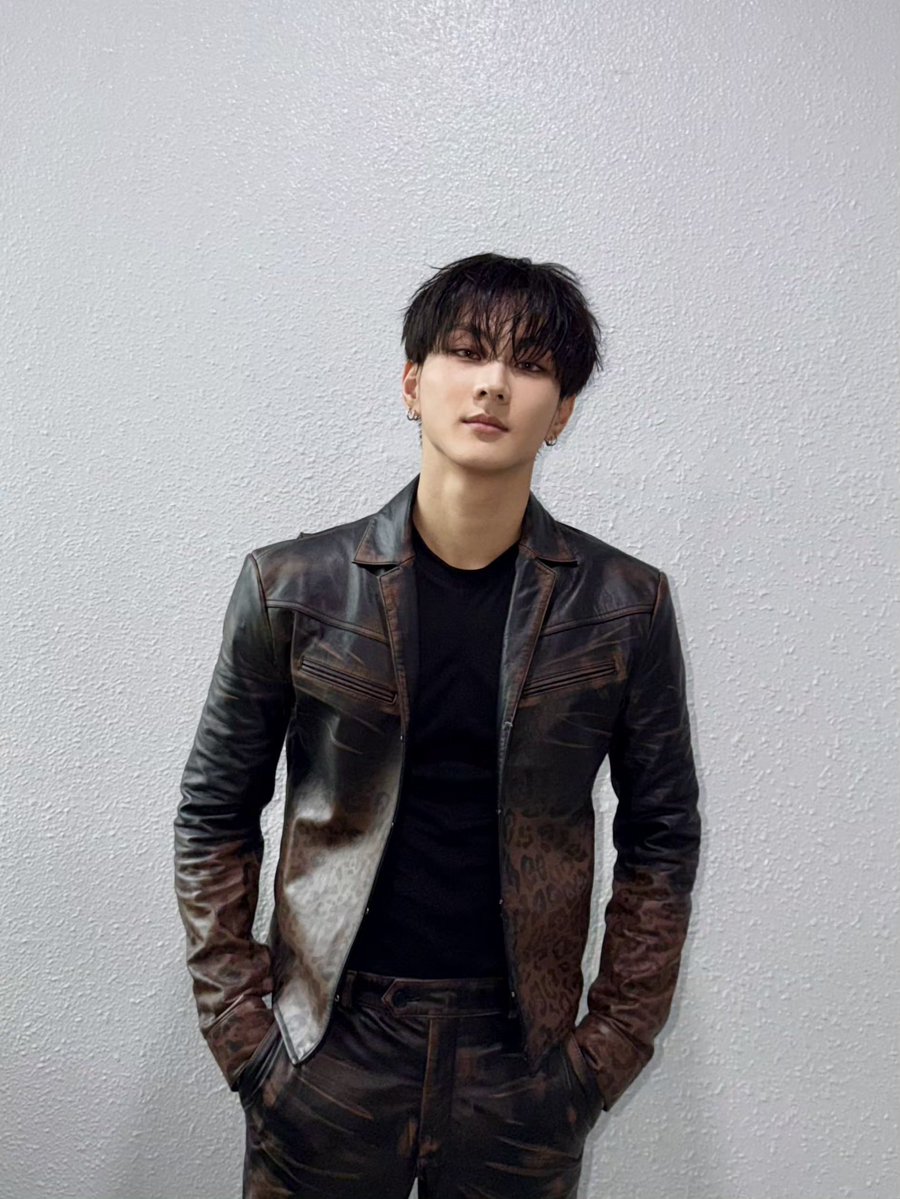 enhystwt's tweet photo. @cottoncanent ㅤ  ᅠㅤ  ᅠ
ㅤ  ᅠ
ㅤㅤ          ᅠ  . 𖥔  ݁ 🦇  eyǝs o𝖕e𝕟ed  𝕚n 
ㅤ   ㅤ              𝖉a𝕣𝑘nǝss  ཿ  ✺  ou𝕣  𝖋𝕚𝑙es 
ㅤ ㅤ                𝒍o͞o𝚔  𓇺  𝑛anna up𝔡a𝖙e !
ㅤ  ᅠ
ㅤ  ᅠ https://t.co/kxOivhblE2
