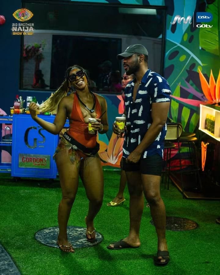 oecdea's tweet photo. Please vote for last ship standing 
Ricky and Sheba for the Money 
#votericky
#votesheba
#bbnaija
📹:@BBNaija https://t.co/LbaCG8Bnrg
