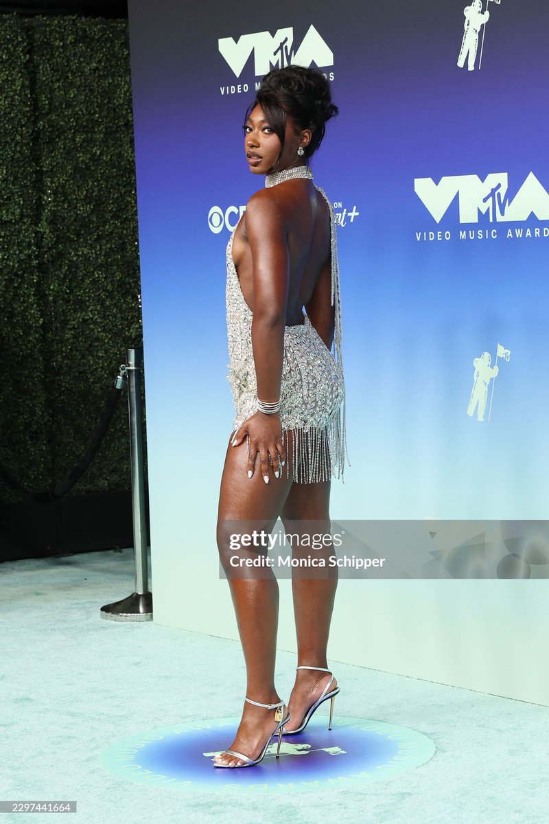 theaniyabase's tweet photo. GAGGGGGEEEDDDDDD

ANIYA HARVEY AT THE VMAS
#AniyaxVMAS https://t.co/fxsVcXjAJH