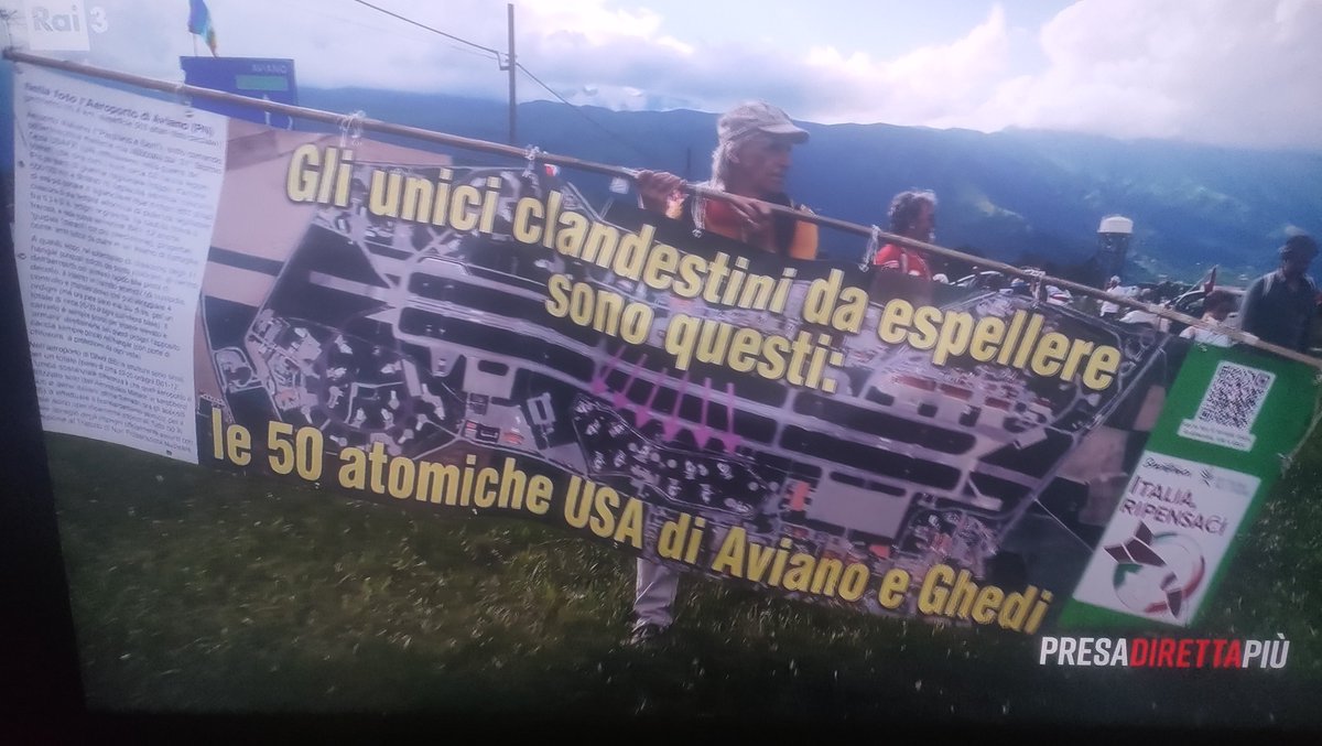 unoenessunoe's tweet photo. @SMaurizi @IaconaRiccardo Eppure in Italia una vasta parte di cittadini si batte contro il riarmo e contro gli arsenali. Nemmeno gli amministratori locali hanno informazioni su quante bombe abbiamo sul nostro territorio,siamo una servitù militare degli americani che ci espone a tanti rischi #presadiretta https://t.co/dUUpUSaJeE