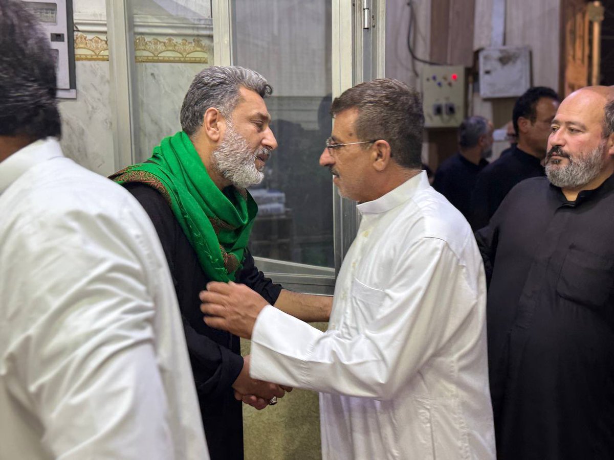 MumathliyaBasra's tweet photo. ﴿كُلُّ نَفْسٍ ذَائِقَةُ الْمَوْتِ ۗ وَإِنَّمَا تُوَفَّوْنَ أُجُورَكُمْ يَوْمَ الْقِيَامَةِ ۖ فَمَن زُحْزِحَ عَنِ النَّارِ وَأُدْخِلَ الْجَنَّةَ فَقَدْ فَازَ ۗ وَمَا الْحَيَاةُ الدُّنْيَا إِلَّا مَتَاعُ الْغُرُورِ﴾

قام وفدٌ من ممثلية مكتب السيد أحمد الحسن (ع) في البصرة بتقديم واجب العزاء والمواساة للسيد ياسر (أبو سجاد) بوفاة شقيقته، وإلى جميع أفراد عائلتهم الكريمة وأقاربهم ومحبيهم، سائلين الله تعالى أن يلهمهم جميعاً الصبر والسلوان.

ونسأل الله سبحانه وتعالى أن يتغمد الفقيدة بواسع رحمته، ويغفر لها، ويسكنها فسيح جناته، ويحشرها مع محمد وآل محمد (ع).

﴿إِنَّا لِلَّهِ وَإِنَّا إِلَيْهِ رَاجِعُونَ﴾