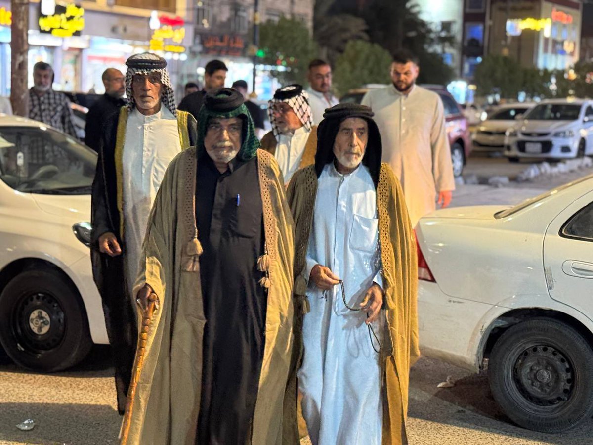MumathliyaBasra's tweet photo. ﴿كُلُّ نَفْسٍ ذَائِقَةُ الْمَوْتِ ۗ وَإِنَّمَا تُوَفَّوْنَ أُجُورَكُمْ يَوْمَ الْقِيَامَةِ ۖ فَمَن زُحْزِحَ عَنِ النَّارِ وَأُدْخِلَ الْجَنَّةَ فَقَدْ فَازَ ۗ وَمَا الْحَيَاةُ الدُّنْيَا إِلَّا مَتَاعُ الْغُرُورِ﴾

قام وفدٌ من ممثلية مكتب السيد أحمد الحسن (ع) في البصرة بتقديم واجب العزاء والمواساة للسيد ياسر (أبو سجاد) بوفاة شقيقته، وإلى جميع أفراد عائلتهم الكريمة وأقاربهم ومحبيهم، سائلين الله تعالى أن يلهمهم جميعاً الصبر والسلوان.

ونسأل الله سبحانه وتعالى أن يتغمد الفقيدة بواسع رحمته، ويغفر لها، ويسكنها فسيح جناته، ويحشرها مع محمد وآل محمد (ع).

﴿إِنَّا لِلَّهِ وَإِنَّا إِلَيْهِ رَاجِعُونَ﴾