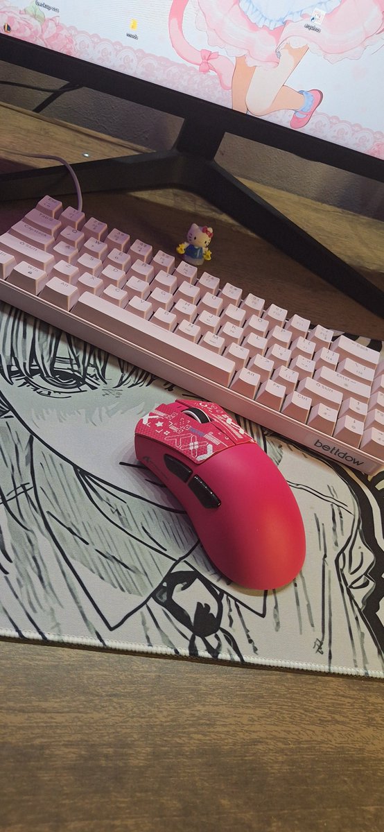 danoniini's tweet photo. Recebi algumas coisas em 1 mes como criadora de conteudo de setup gamer  no tiktok shop  

Mouse v3 pro da attack shark
Mouse e teclado da bettdow
Teclado da goojodoq
Mousepads e apoio de pulso 
Decorações https://t.co/bHJDuGFxHe