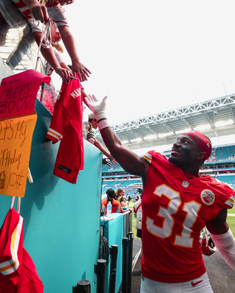 Chiefs's tweet photo. Home is wherever Chiefs Kingdom is 🏠 https://t.co/MiCux5zvTB