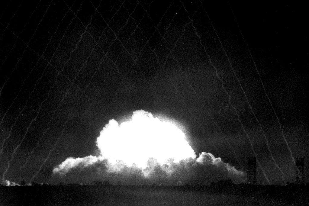 atomicarchive's tweet photo. «One Tree» British nuclear test, 15 kilotons, 31 m tower, Australia, 27 September 1956. https://t.co/IsFCPkh7RI