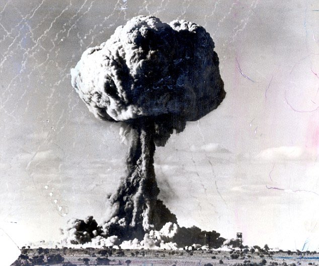 atomicarchive's tweet photo. «One Tree» British nuclear test, 15 kilotons, 31 m tower, Australia, 27 September 1956. https://t.co/IsFCPkh7RI