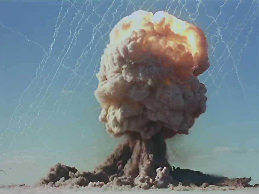 atomicarchive's tweet photo. «One Tree» British nuclear test, 15 kilotons, 31 m tower, Australia, 27 September 1956. https://t.co/IsFCPkh7RI