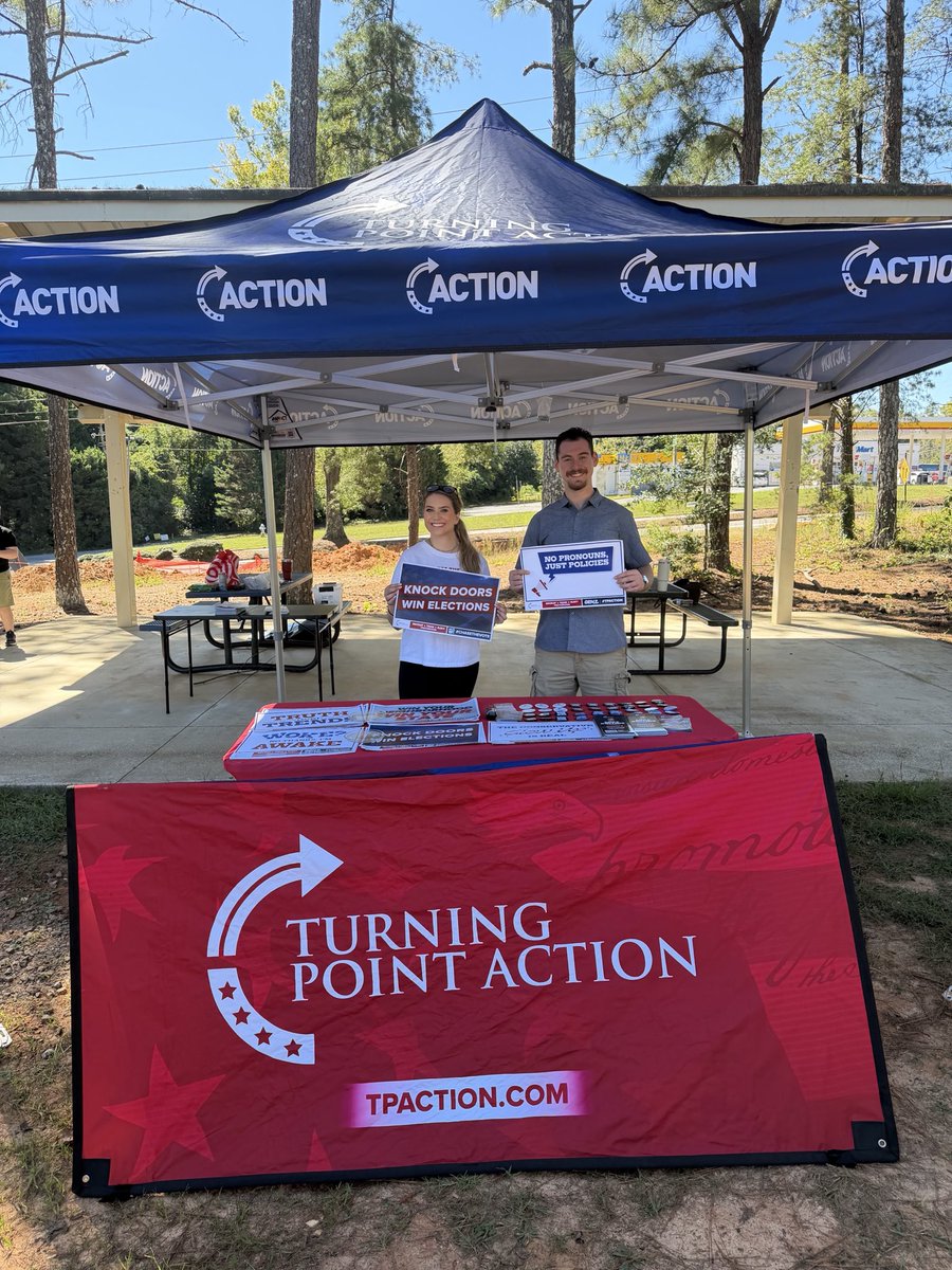 christianacorl3's tweet photo. Great Super Chase Sunday in Woodstock! 🇺🇸

Proud to cohost today’s @TPAction Super Chase with our Gen Z Coalition and get our Gen Z board out knocking doors for the first time! 

We had some great conversations with voters as we work toward November.

First-time door knockers ➡️ taking action! 🇺🇸🔥