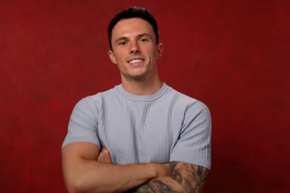 danielarf21's tweet photo. What is the point of these three? It kicks off and they walk outside. Get involved or GO HOME  #bbuk https://t.co/7QmSpFfZIP