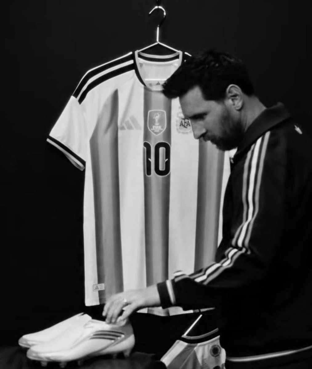1ftij's tweet photo. يرحم امك لا تكفه لايعتزل الحمار ذا باقيله ٧٠ هدف على ١٠٠٠ هدف https://t.co/Q0NePlqJke