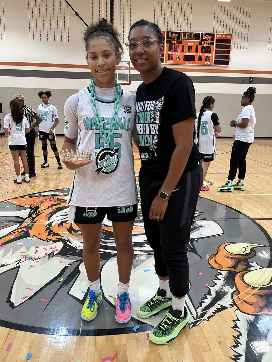 _TheLabATX's tweet photo. #Way2Ball Combine | Camp 🧾‼️

• Camp MVP 🏆
• 1:1 Queen Of The Court CHAMPION 🏆

#FromMichigan2Texas
#TheTAKEOVER🧾 
#WomenEmpowerment #AllWomansCamp #DTX 🔥 https://t.co/jjzRi4YGRE