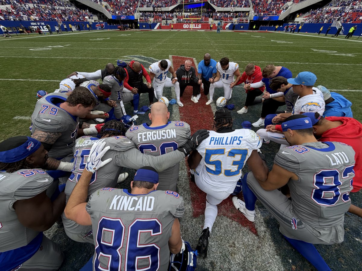 lenvbos's tweet photo. To God be the glory. #GoBills https://t.co/Knw2o04KIU