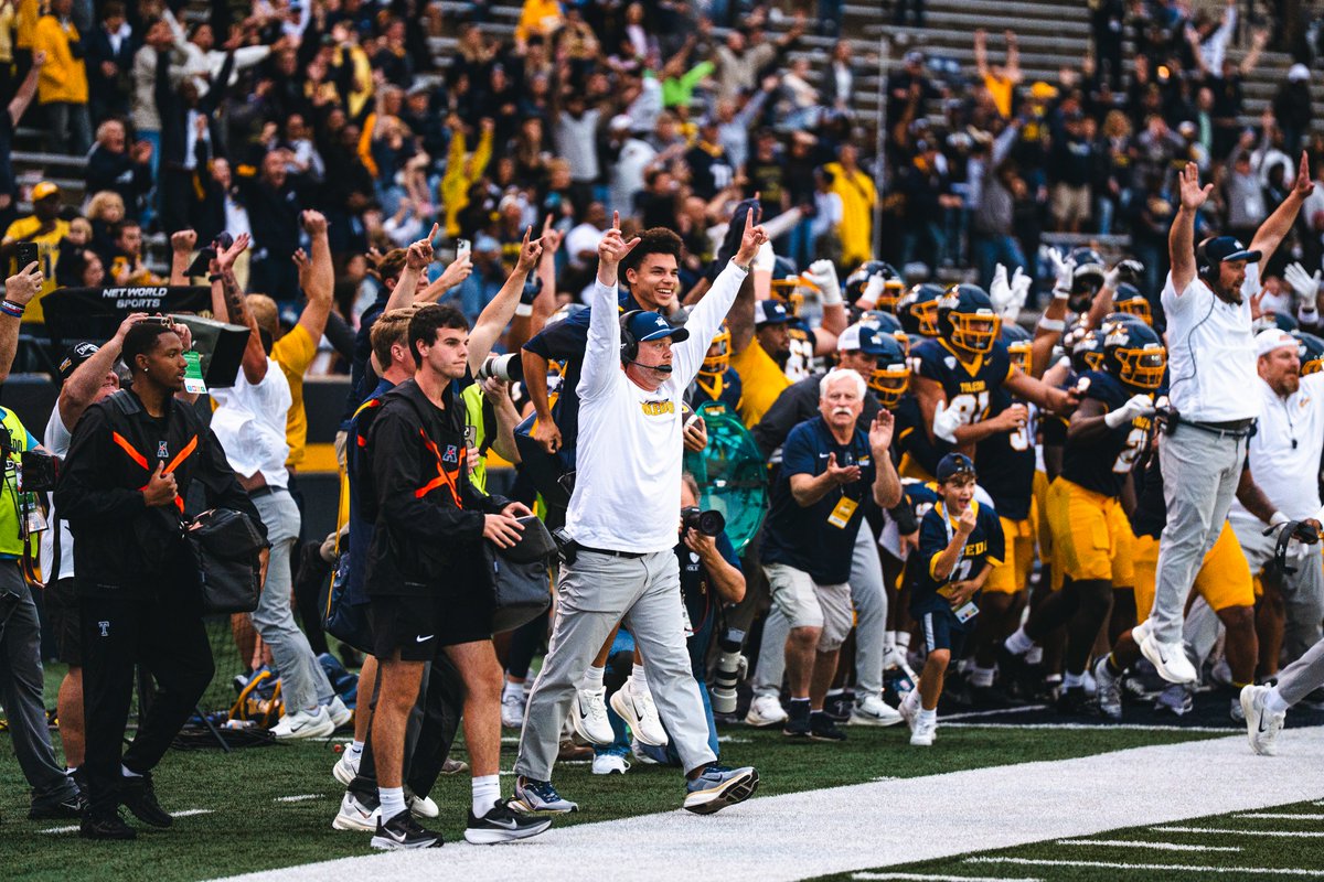 KyleRowland's tweet photo. Toledo ranks first in the MAC in: 

-scoring offense
-passing offense
-total offense
-first downs
-plays of 10+, 20+, 40+, 50+, 60+, 70+ and 80+ yards
-fewest sacks allowed https://t.co/8EyX7fvj3T