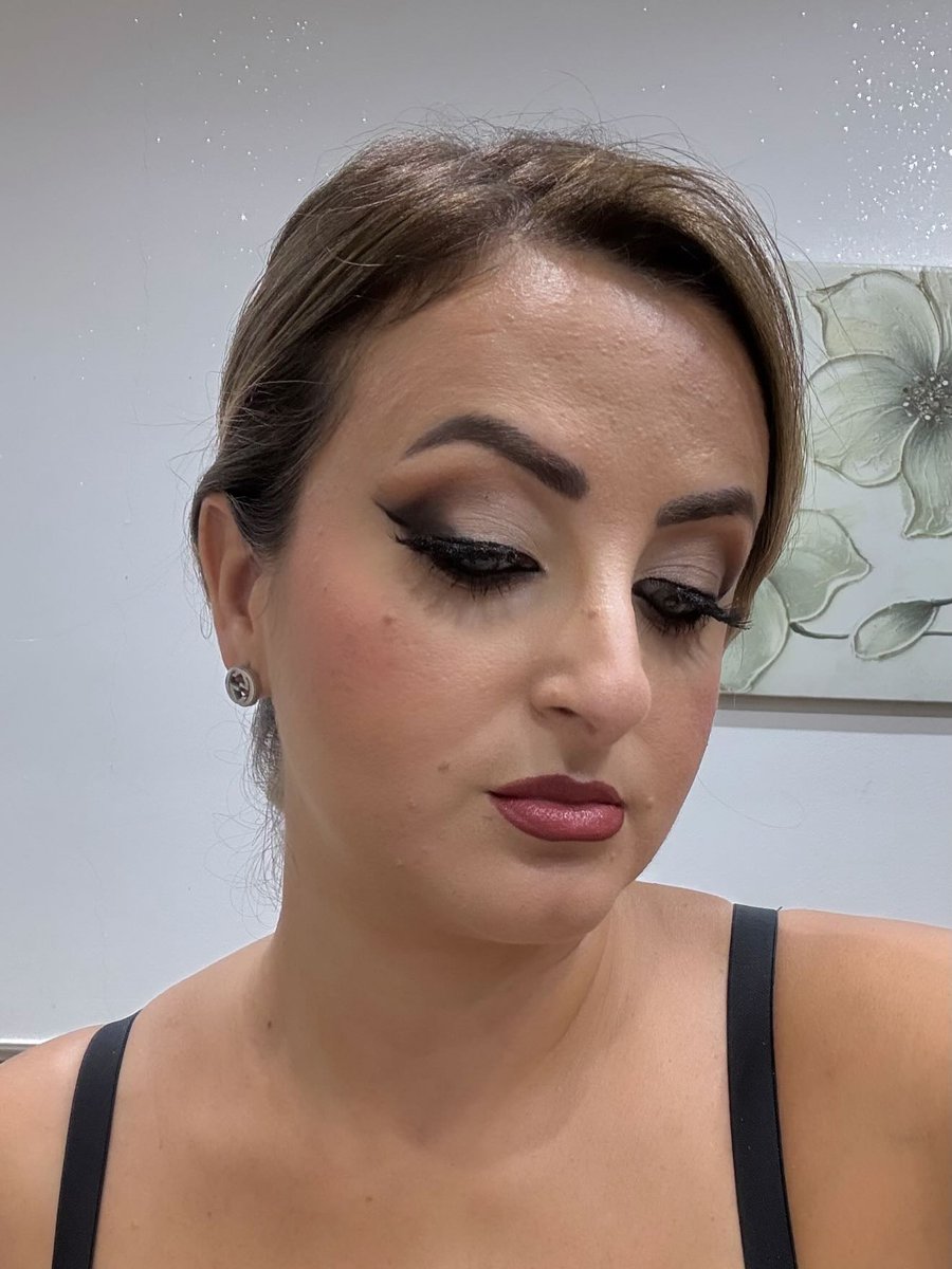 GraigBoiceib5's tweet photo. Those who have followed me for a while know that I love doing my own makeup, which is where my passion for makeup began. I love experimenting and getting creative. Since starting this journey, I’ve always listened to your requests. As I always say, https://t.co/E12X43mzXy