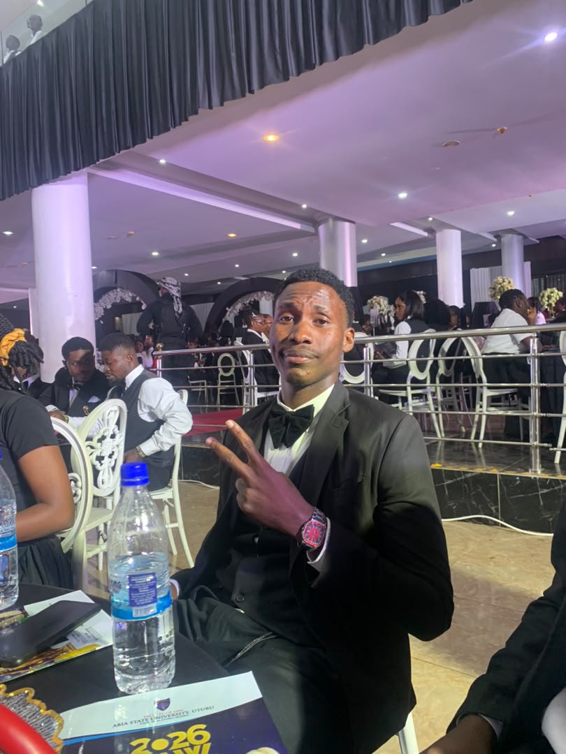 Kitlikereelz's tweet photo. Last law dinner as an undergraduate 🖤⚖️ https://t.co/h0WrmfQCgX