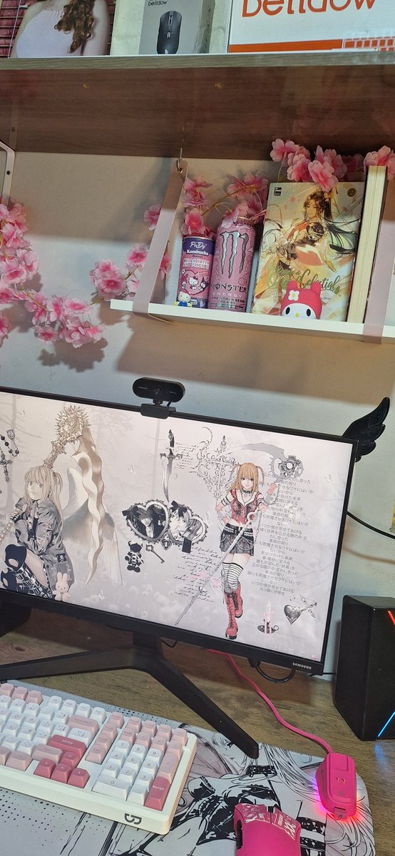 danoniini's tweet photo. @MightKube Muito top!! Tem algumas prateleiras baratinhas no tiktok shop 
Eu comprei duas por 40 reais e compensou demais :) 
Em breve vou colocar minhas figures na segunda https://t.co/U0yhyOUzX6
