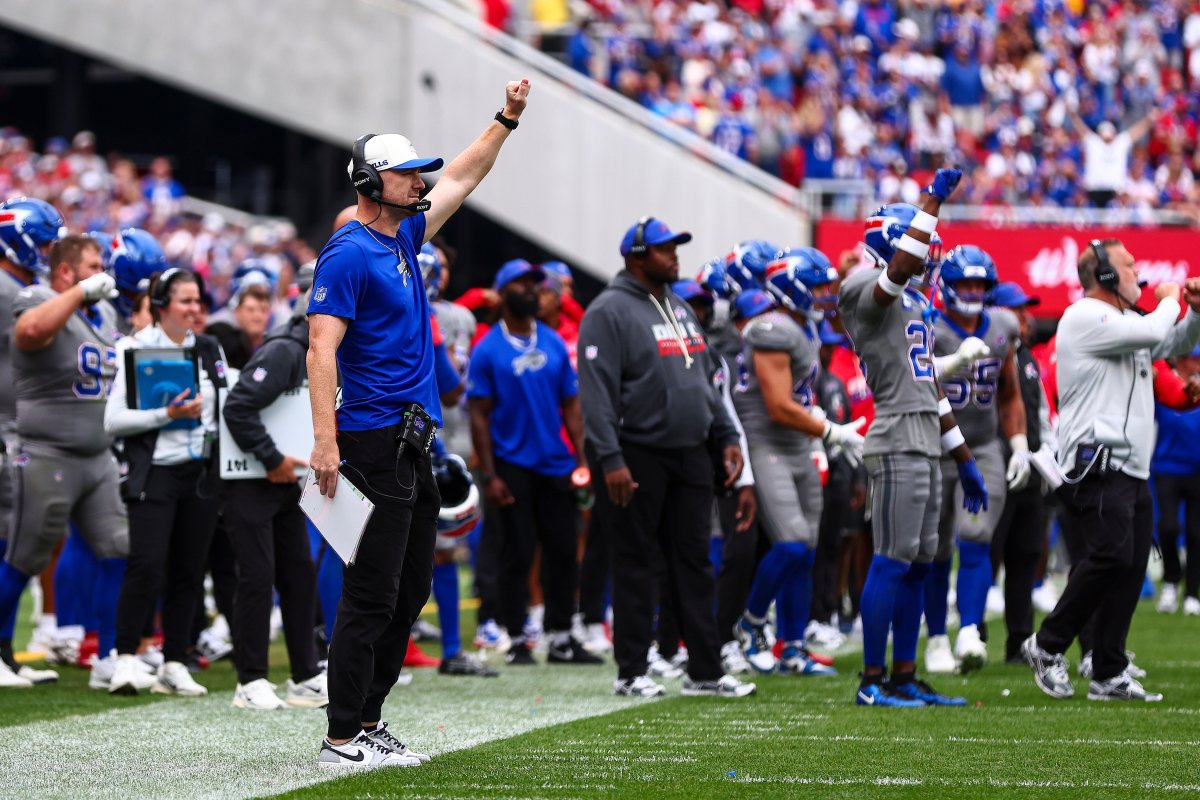 BuffaloBillsPR's tweet photo. Joe Brady is the fifth-youngest coach in the Super Bowl era to begin his coaching career 3-0.

Josh McDaniels (33), John Madden (33), Bill Cowher (35) and Mike Tomlin (35) are the only coaches younger than Brady to win their first 3 games as a head coach. https://t.co/wl4gFl4PZw