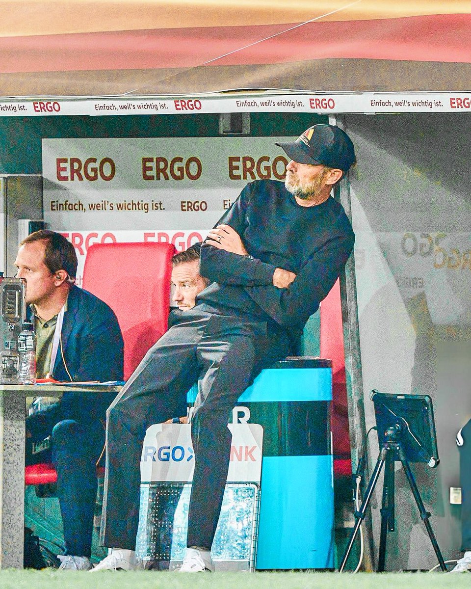 FansTribeHQ's tweet photo. 🚨😱 Jürgen Klopp tastes defeat as Germany head coach in just his second match as a deflected strike from Dimitrios Kourbelis handed Greece a stunning 1-0 win in Augsburg and the fairy tale start is over 😤❌

#Klopp #GermanyNT #nationsleague #greece #Football https://t.co/ydJkWGLK5M