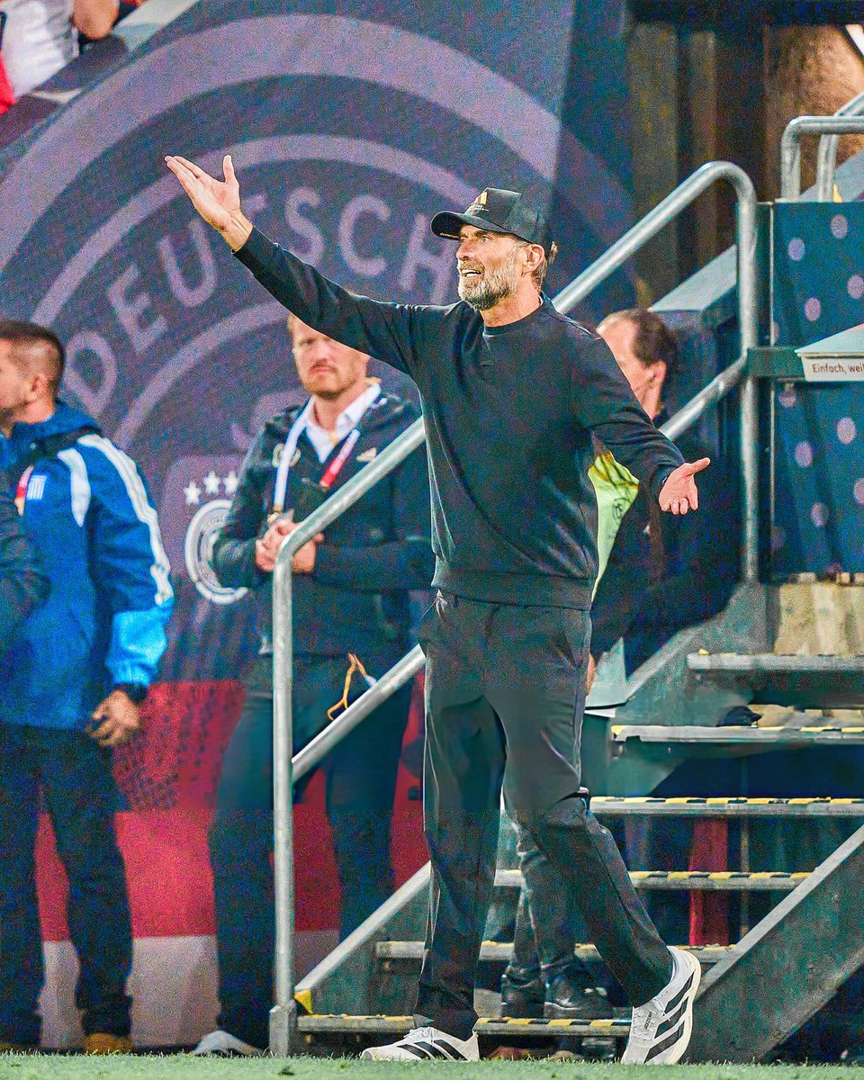 FansTribeHQ's tweet photo. 🚨😱 Jürgen Klopp tastes defeat as Germany head coach in just his second match as a deflected strike from Dimitrios Kourbelis handed Greece a stunning 1-0 win in Augsburg and the fairy tale start is over 😤❌

#Klopp #GermanyNT #nationsleague #greece #Football https://t.co/ydJkWGLK5M