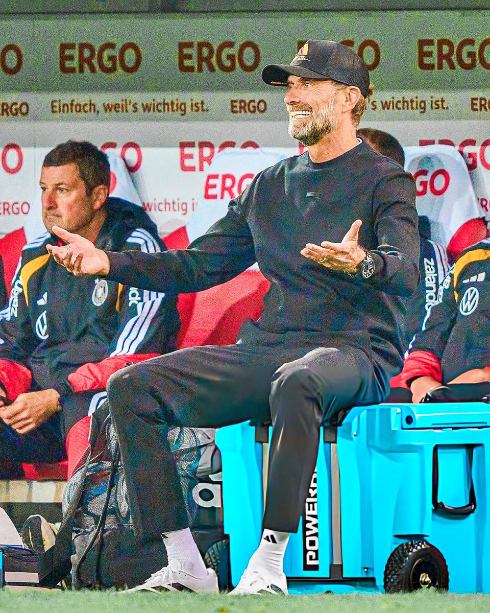 FansTribeHQ's tweet photo. 🚨😱 Jürgen Klopp tastes defeat as Germany head coach in just his second match as a deflected strike from Dimitrios Kourbelis handed Greece a stunning 1-0 win in Augsburg and the fairy tale start is over 😤❌

#Klopp #GermanyNT #nationsleague #greece #Football https://t.co/ydJkWGLK5M