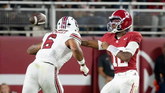 StanRobSports's tweet photo. BREAKING: South Carolina defensive lineman Dylan Stewart has been suspended indefinitely, sources told On3 and confirmed to StanRobSports.

Stewart will miss South Carolina’s game against Kentucky next week. https://t.co/7nypPiHefO
