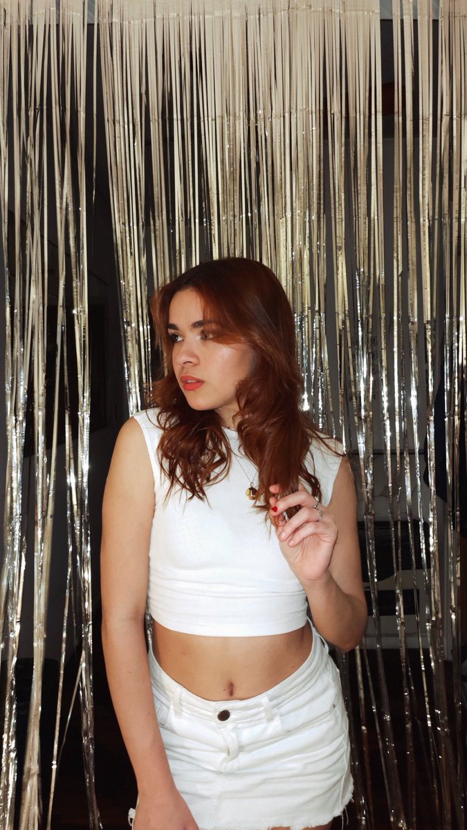 loryxota's tweet photo. ela é paty, mas sabor piranha https://t.co/uHUKouzS9u