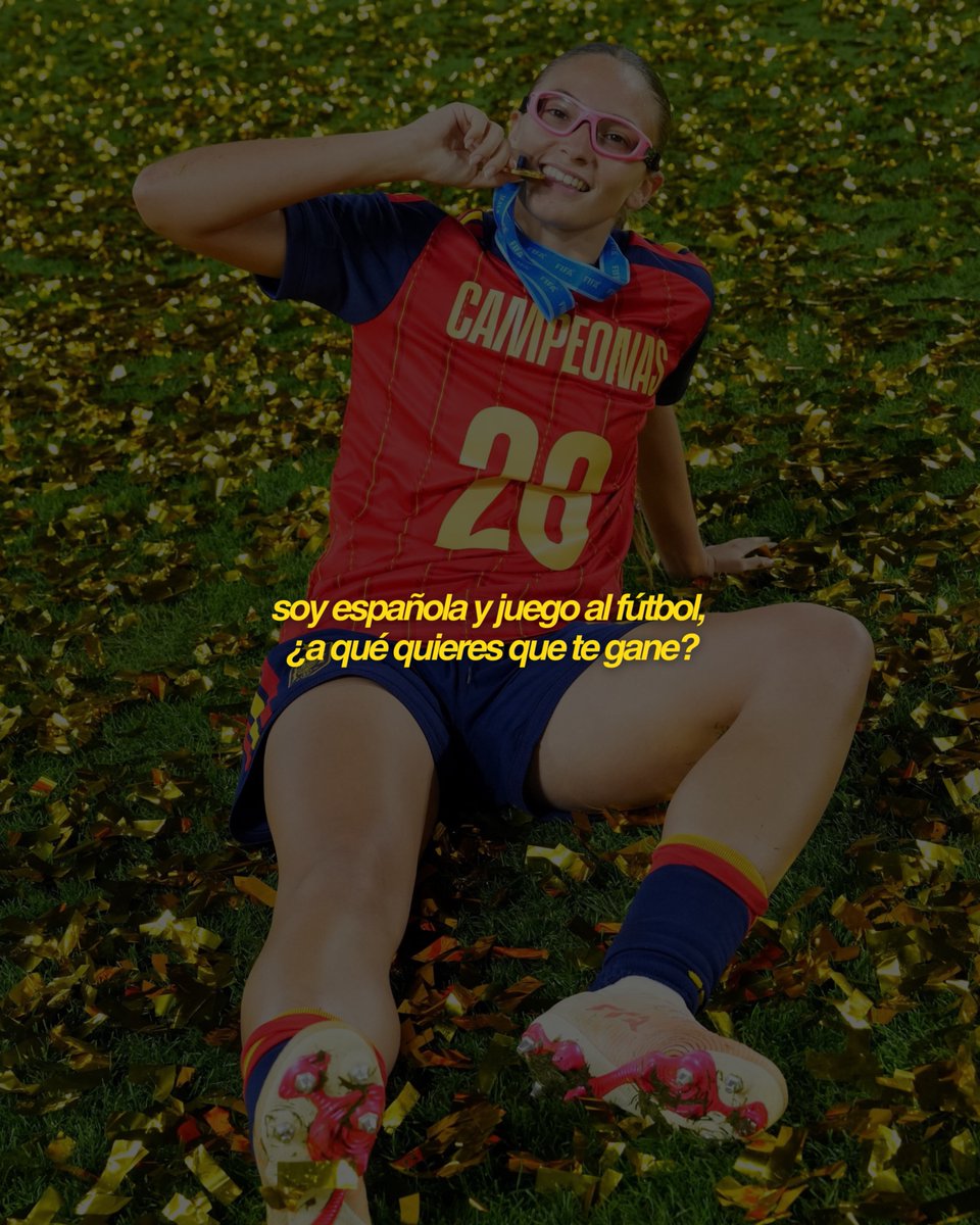 El_Patio__'s tweet photo. soy española y juego al fútbol, ¿a qué quieres que te gane? https://t.co/xz7DhOAume