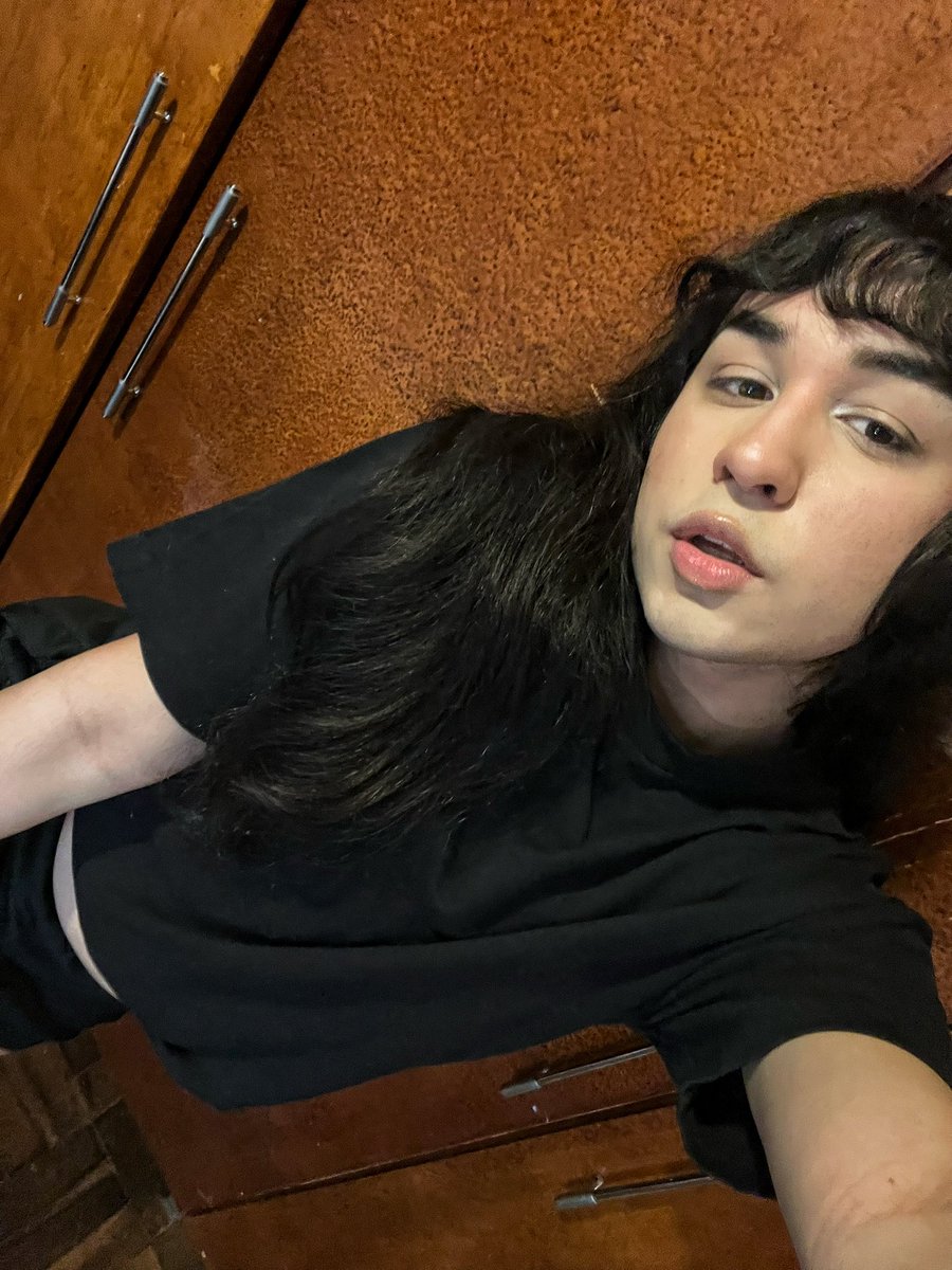 petalsfromromi's tweet photo. #dollface #scorpiomoon https://t.co/Q5ArAeWKEv
