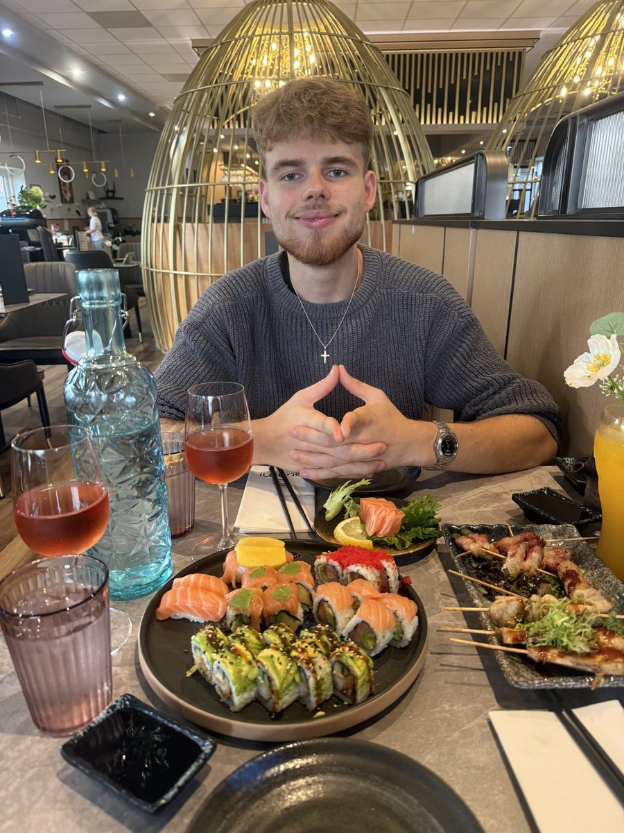 VittenKnows's tweet photo. Sunday meeting went really well… but a Sunday is made for all the S’s 

Sushi, stretching, and sticky sheets 🍣🛏️

And zero shame, right? 😈 https://t.co/azbGse4Qkl